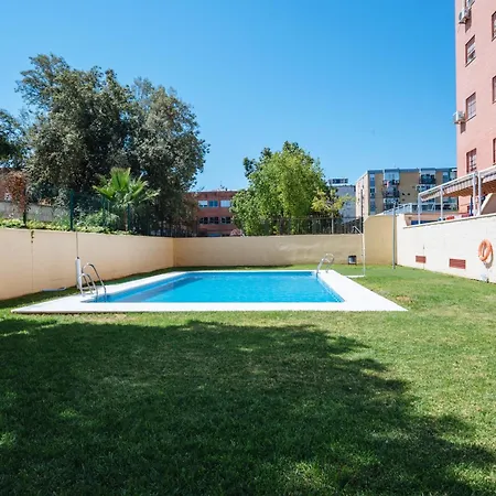 Piscina Abierta! Parking En Sevilla Centro Incluido *